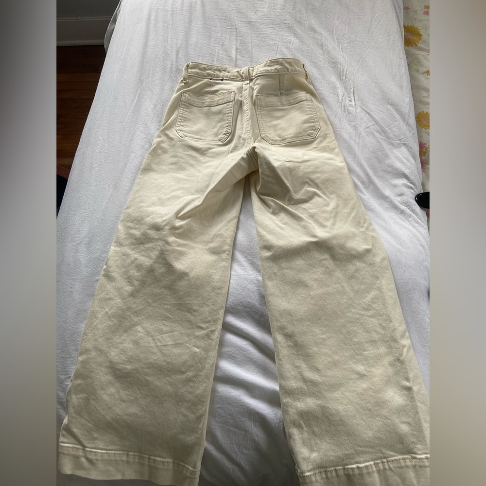Gap white denim wide leg pants. High waisted. Sz 26